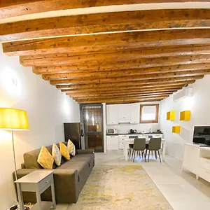  Appartamento Isa Lovely In Italia